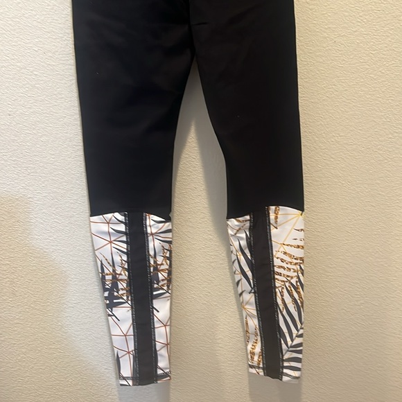 Hera Hero Women's High Waist Seamless Acid Wash Leggings in White /Black print - Picture 10 of 11